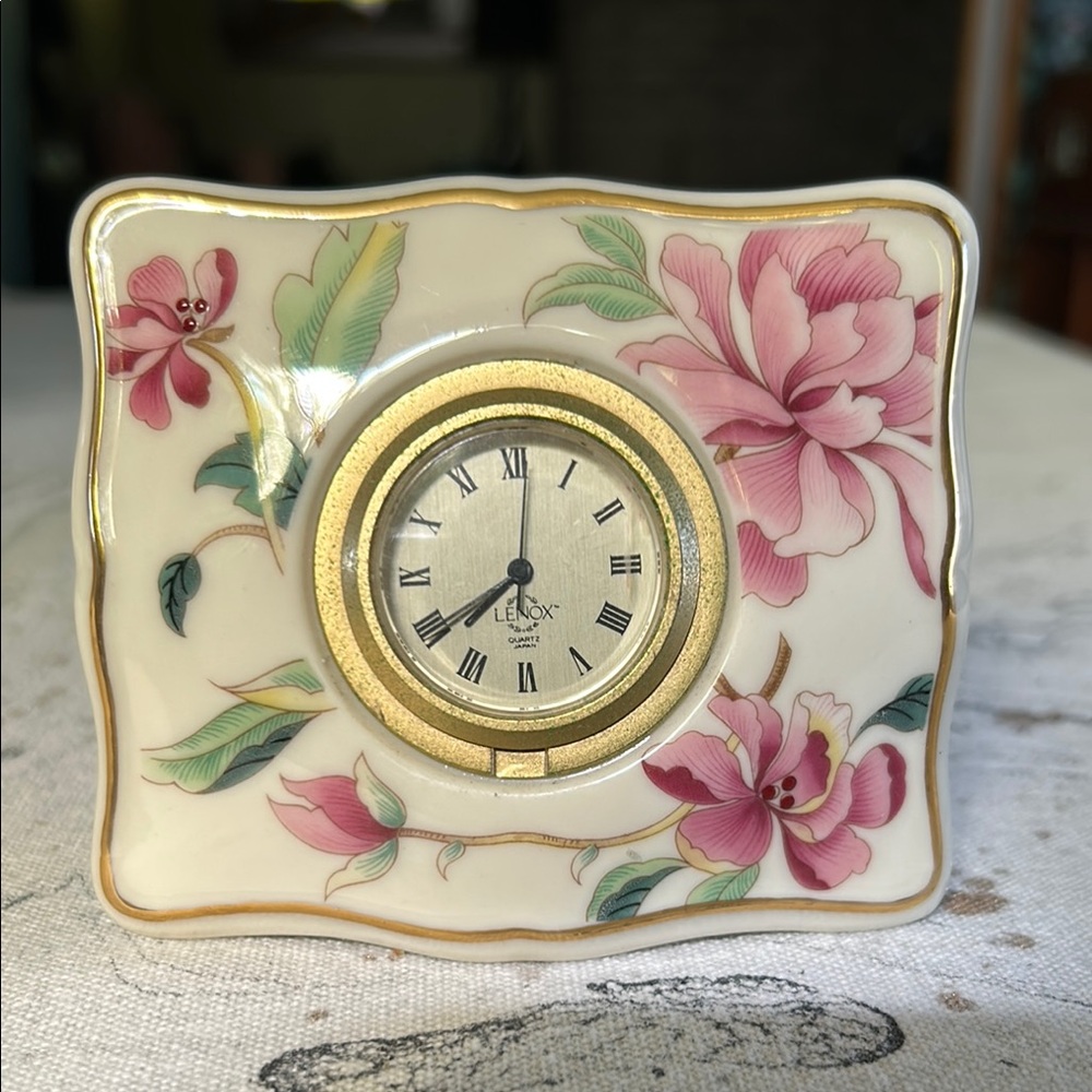Lenox Vintage 1999 Barrington Collection Clock Floral Design with Gold Trim
